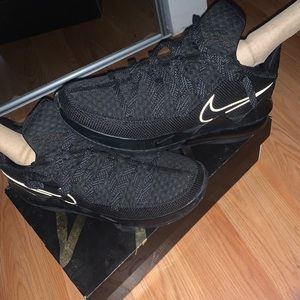 Lebron shoes don’t fit like new  size 9